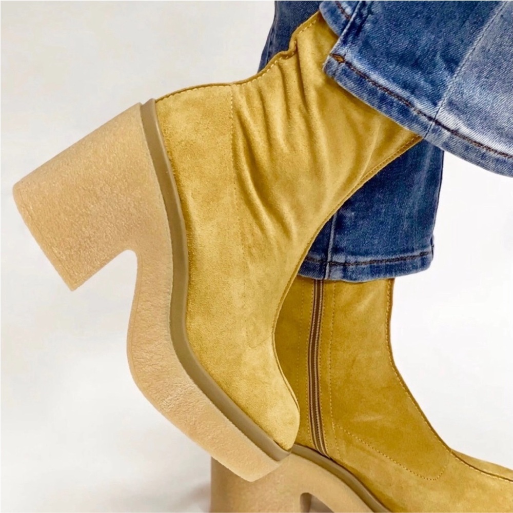 Free People Gigi Ankle Boots in Camel 38.5 Womens Suede Booties